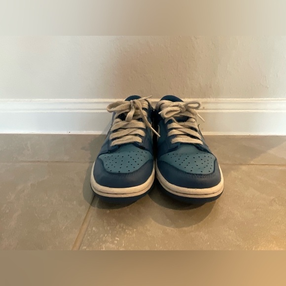 Kid sneakers DUNK LOW GS DARK MARINA BLUE size 4 - Picture 2 of 5